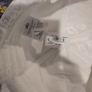 ALO Yoga Ivory Hat Sherpa Nwt